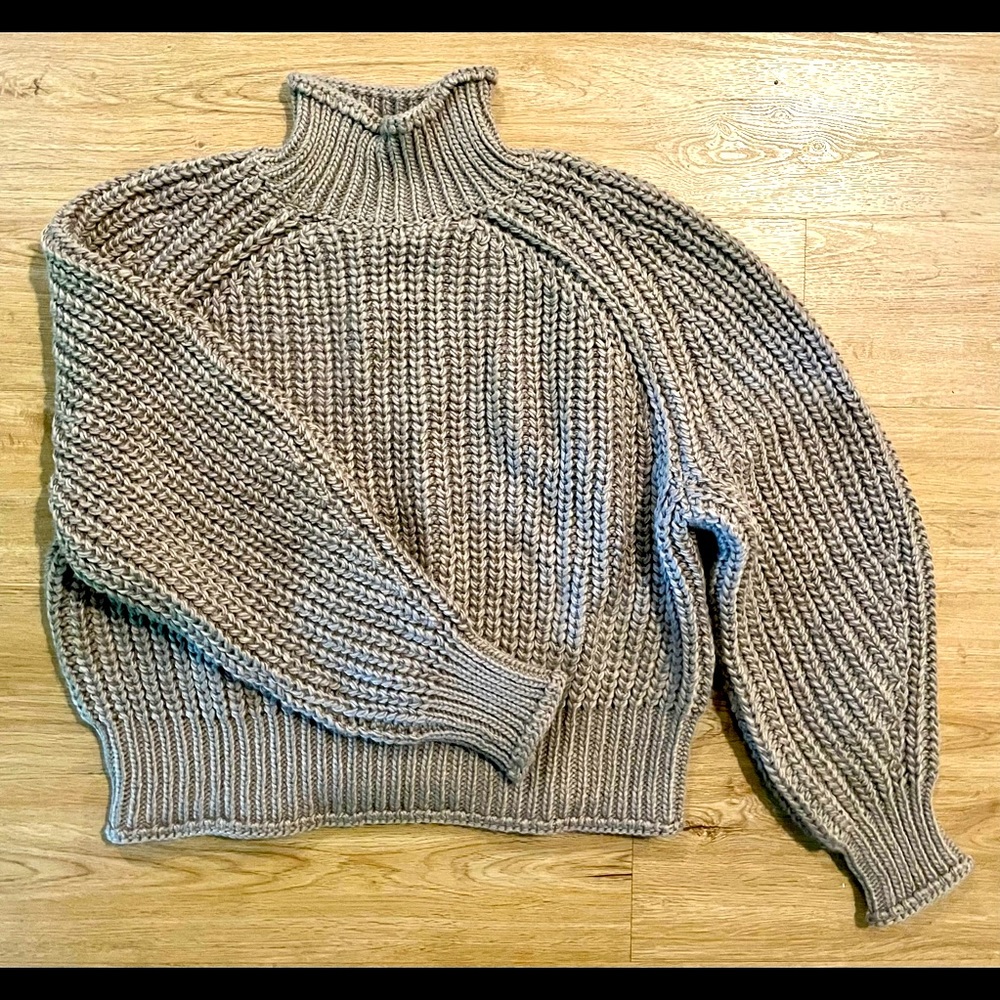 NWT Women’s Knit Sweater